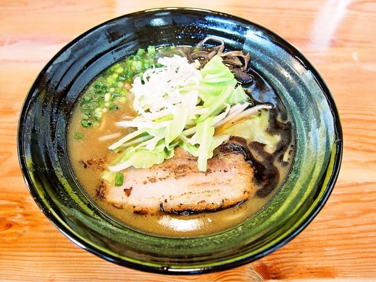 とんこつしょうゆラーメン　780円