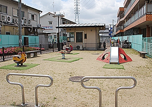 「駅前第3ちびっこ広場」わんぱくちびっこ　あつまれ！！