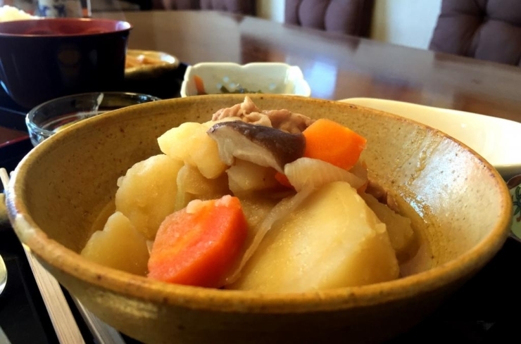 たまねぎの甘味やシイタケの旨みが出ていてなんだかホッとする優しい味でした(*^_^*)