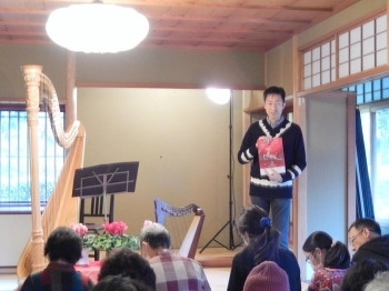 松戸クリスマス音楽祭運営委員会の、トラベラーズ・カフェ・四ッ谷さんから御挨拶がありました。