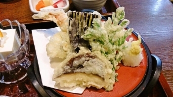 天ぷらも揚げたてて♪<br>しいたけは大好きなのですが、おいしかった！