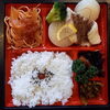 「一魚一会　明日の日替り弁当は「ゲソ天丼」」