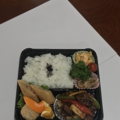 トチ牛肉弁当