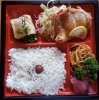 「明日の日替り弁当は角煮唐揚げ」