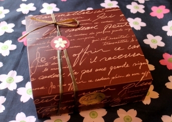 桜のマーク入りのカワイイ箱詰めタイプはプレゼントに最適です