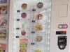 「「宅飲みにもう一品！」ご当地缶詰めなど店頭に販売機設置しました！［三栄美術印刷］」