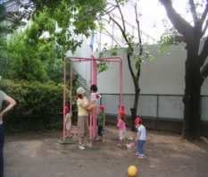 「宮前平保育園」心身ともに健康で意欲的に遊べる子ども