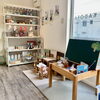 店内の写真、ベビー小物やオリジナルキッズ家具「コネクタブルチェーン　コビットのご紹介✨」