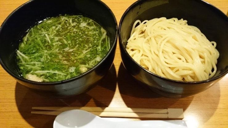 つけ麺　200g　800円（税込み）←これはオススメ！