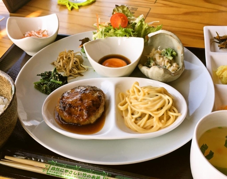 絶景 オーシャン で錦江湾と桜島を望みながらのランチ カフェ 霧島 お店の数だけ魅力がある 霧島姶良の気になる店レポート まいぷれ 霧島 姶良