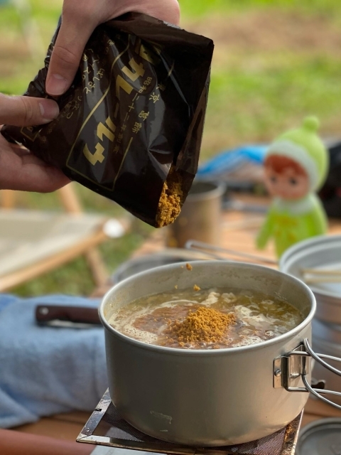 今人気の簡単キャンプ飯には子供も喜ぶ！葛飾名物『旭カレールウ』が最高に美味しくておすすめ！