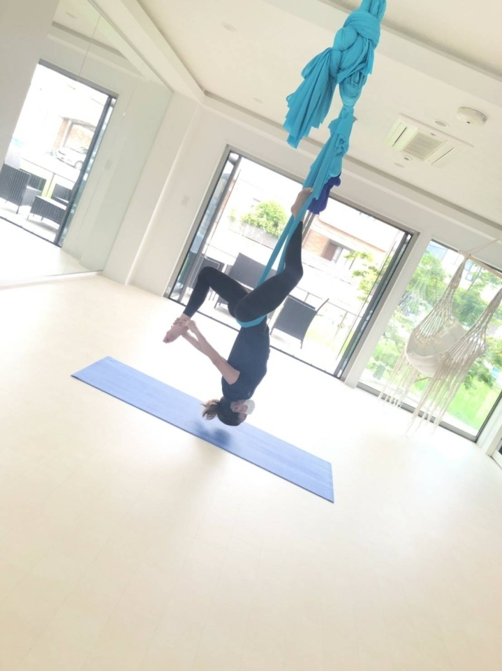 Mona Yoga さんでエアリアルヨガ体験 まいぷれ編集部 体験白書 まいぷれ京都西京区 南区 まいぷれ 京都市西京区 南区 Mona Yoga さんでエアリアルヨガ体験 まいぷれ編集部 体験白書 まいぷれ京都西京区 南区 まいぷれ 京都市西京区 南区