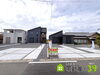 中央：２号棟、右：３号棟「【６月６日～オープンハウス開催！】吉田町住吉に全３棟🏠駐車２台以上🚗住吉小・吉田中エリア🏫約４０枚の現地写真＆パノラマ公開中📸即内覧可🏠吉田町の家探し・土地情報も地域密着の不動産の39へお任せください🐰🏠」