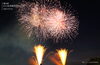 第69回にいはま納涼花火大会（2026年）キラキラと残る光が美しい金の花火