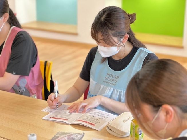 「ひふみ会の保育園では園内研修を定期的に実施しています📖」