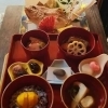 【お子様のお祝いコース】お祝い膳に盛り付けるお食事や鯛の焼き魚など、大切な日を彩るプラン