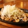 地鶏の鉄板焼き竹富島胡椒風味