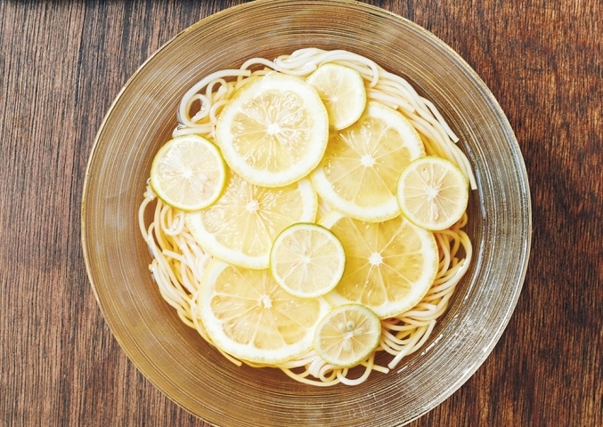 そうめんレシピ レモンとすだちそうめん ソーメン二郎公認 素晴らしき そうめん の世界 しんじゅくノート 新宿区