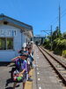 これから電車に乗り込む「大房岬の大冒険その３!　★英会話と体操のコラボ教室（堀切、お花茶屋、綾瀬、亀有、小菅）」