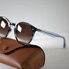 サイドはクリアカラーでレンズも暗すぎないカラーです「女性用サイズのRAYBANサングラス」