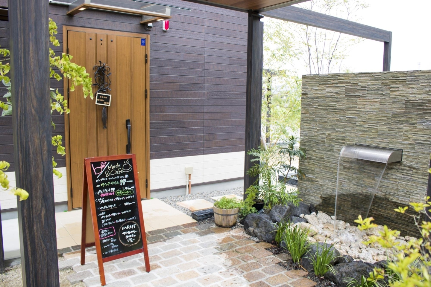 山ん鶏サンドセット Beee Marche Cafe ビープラスマルシェ カフェ のランチ 武雄市 おすすめランチ武雄 まいぷれ 武雄市 山ん鶏サンドセット Beee Marche Cafe ビープラスマルシェ カフェ のランチ 武雄市 おすすめランチ武雄 まいぷれ 武雄市