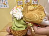 「【暑い日の最強セット☀️】むっちゃん万十とんとん（豚の角煮入り）×抹茶ソフトクリーム（新発売アイス）が最高🍦🐟❗️あまじょっぱい新感覚の食べ歩き青戸グルメ⭐️気軽なおやつ⭐️お土産⭐️差し入れに人気✨青砥駅徒歩1分🚃」