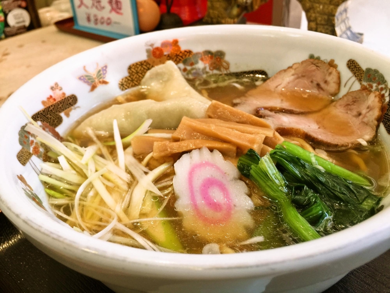 元祖柴又らうめん 三幸 なるとがのった昔ながらのあっさり醤油ラーメン 葛飾区周辺のおすすめランチ特集 名店から穴場まで まいぷれ 葛飾区