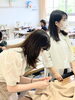神戸の服飾・ファッションデザイン専門学校　神戸「好きな事を仕事にしよう♪　服好き♥おしゃれ好き♥ファッション学生　神戸文化服装学院　楽しむところからスタート♪衣装制作の授業風景をお伝えします♪ 奈良・京都・大阪からもアクセスしやすい立地です　最寄り駅　大倉山駅　JR神戸駅」