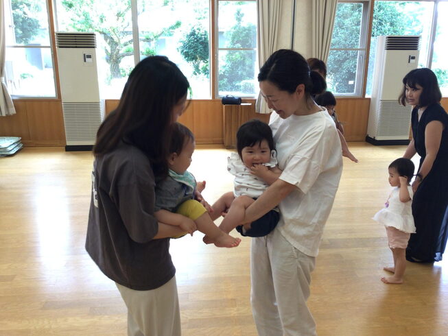 こんにちは😄「親子講座(親子ビクス)を開催しました」