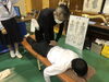 体験の様子②「カイロプラクティック体験施術会のお知らせ」