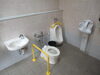 ちびっこ広場にある、だれでもトイレ内部「新宿中央公園」