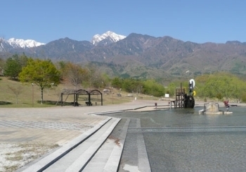 ここでバーベキューはできません。公園内でバーベキューのできる場所につきましては、お問合せください。