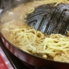 5.締めのラーメンを焼きます