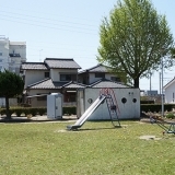 木ノ下公園　遊具あり　ミニプールあり　テニスコートあり　トイレあり　駐車場あり　岐阜市木ノ下町