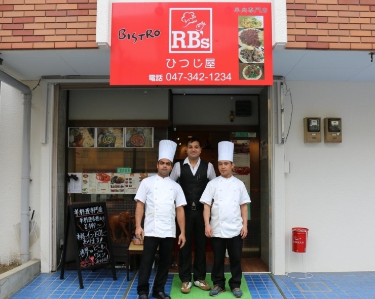 日本語が堪能な店長のバスネットさんが接客します。<br>笑顔が素敵な店長さんですよ！<br>