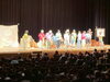 出演者へ、プレゼント渡し「「ガランピーな音楽会」ご参加ありがとうございました！子どもたちの手づくりも大活躍」
