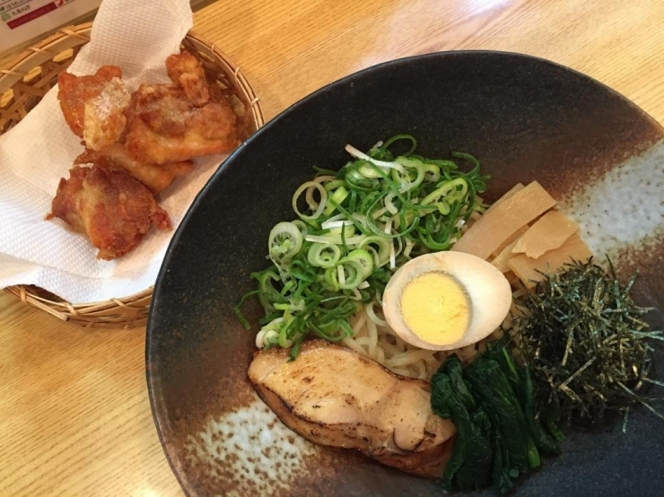 ラーメンセット(まぜそば・からあげハーフサイズ)　1,000円