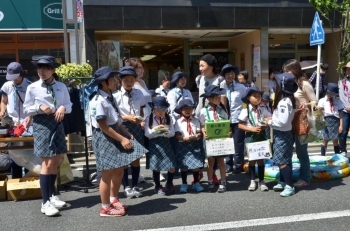 ガールスカウトは緑の募金と熊本支援募金