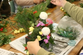 玄関の上に飾りたい、と言っていた生徒さんの作品。ほぼ完成です