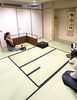 美味しくお茶を点ててお客様役の生徒様へ差し上げます「【こども／習い事／お受験】お子様のための茶道教室　４月期ご受講受付中！【茶道／お茶のお稽古／和菓子】」