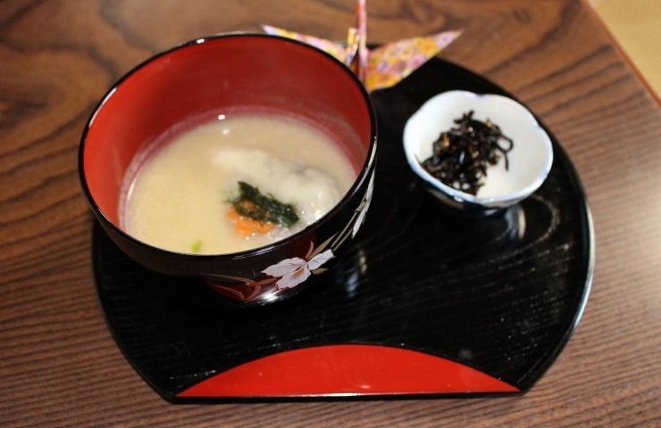 あん餅雑煮は白みそで。これぞ香川の伝統の味。<br><br>