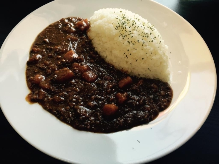 金カレナンバーワンカレー！　８８０円！