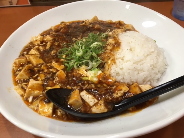 メインの麻婆豆腐１辛丼！<br>名前に「１辛」と付いているだけに、けっこう辛い。<br>苦手な人は０辛をお薦めします。