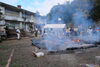 火が落ち着いたら取り出します。「「縄文の祭典」へ行ってきました！」