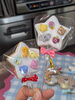 プレゼントにぴったりなかわいいお菓子「やさしいマルシェでアイシングクッキーポップスづくりワークショップ開催します」