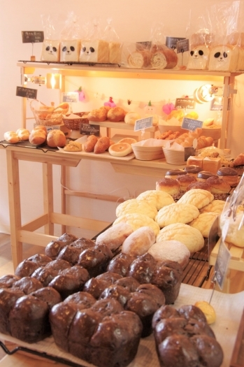 常時50～60種類のパンが皆様をお待ちしています「パン工房  ぱん田屋」