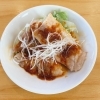 雲白肉（旨辛ガーリック豚しゃぶ）