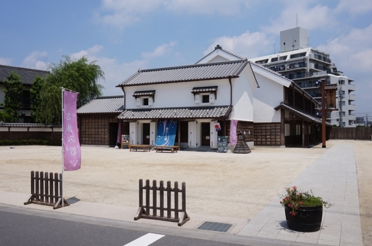 館内も広々！広場は広くてイベント利用も可能です＾＾