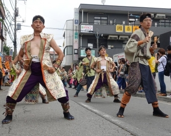 勇ましいー！！<br>左イベントを取り仕切っている田中さん