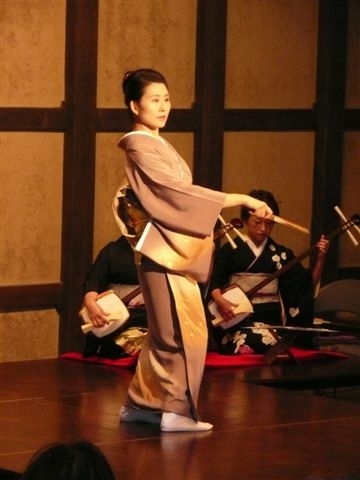 「上方舞 「萠紀会」」ラスタホールで日本舞踊のお稽古を始めてみませんか。
